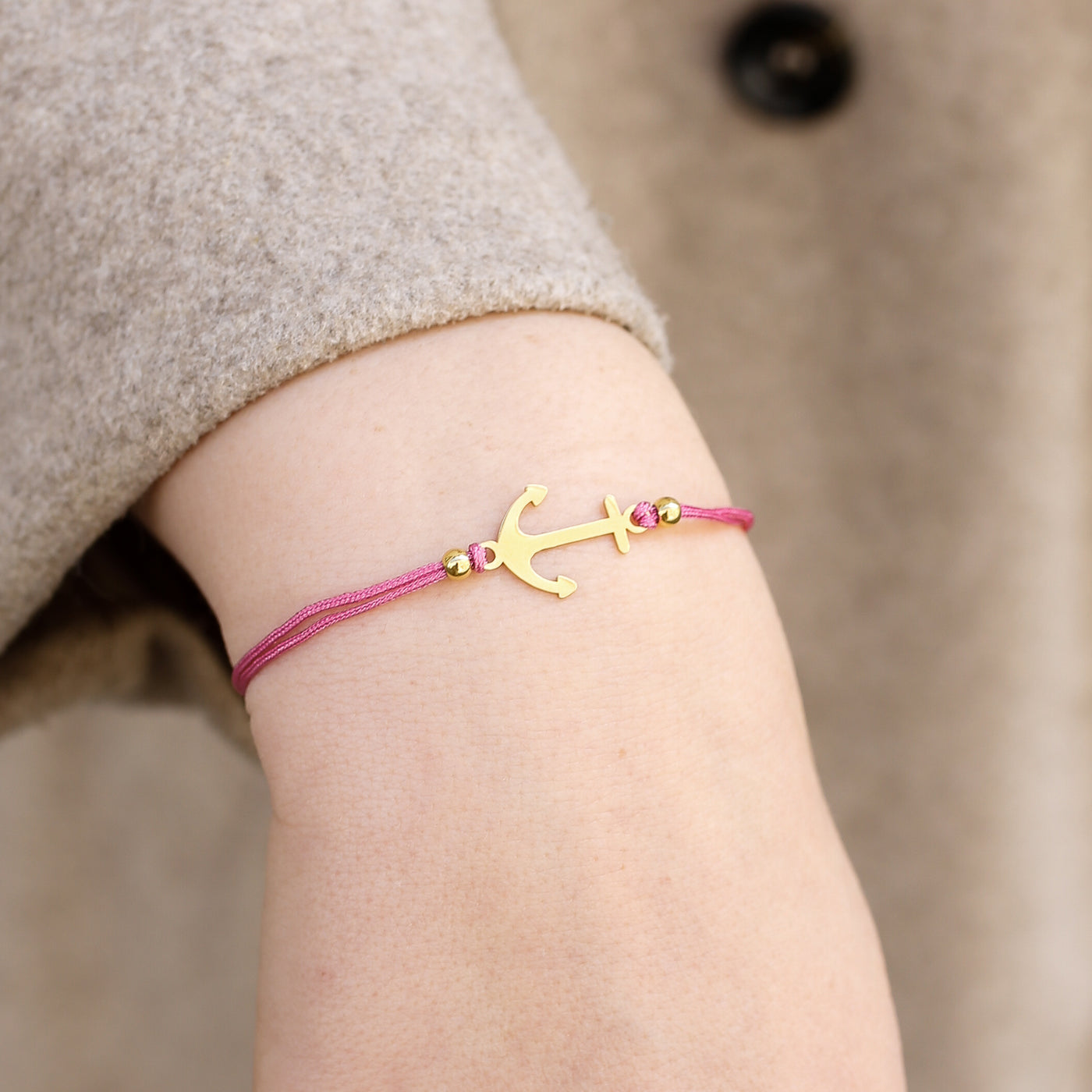 Bracelet with anchor pendant and Happiness greeting card