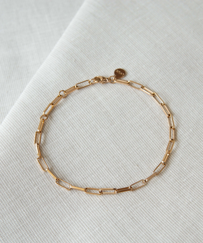 Langpanzerketten Armband in Rosegold auf Leinen Stoff