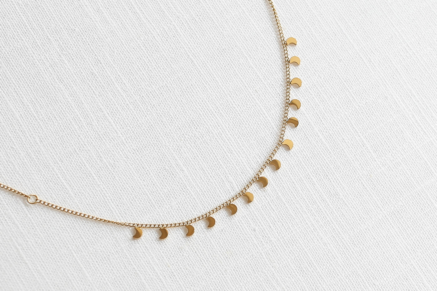 Armband mit Mond-Plättchen