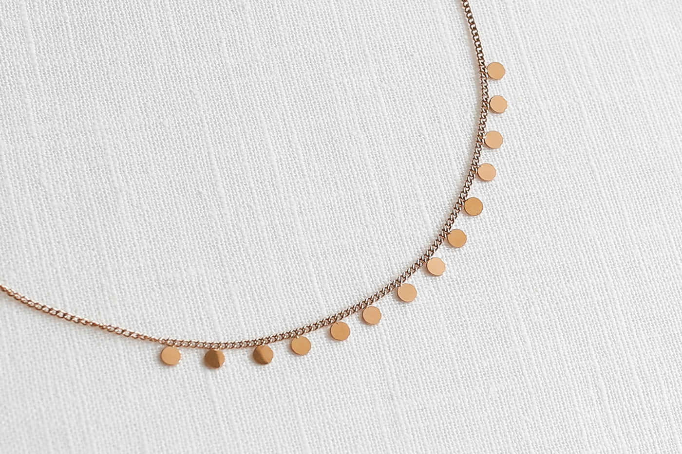 Armband mit Plättchen
