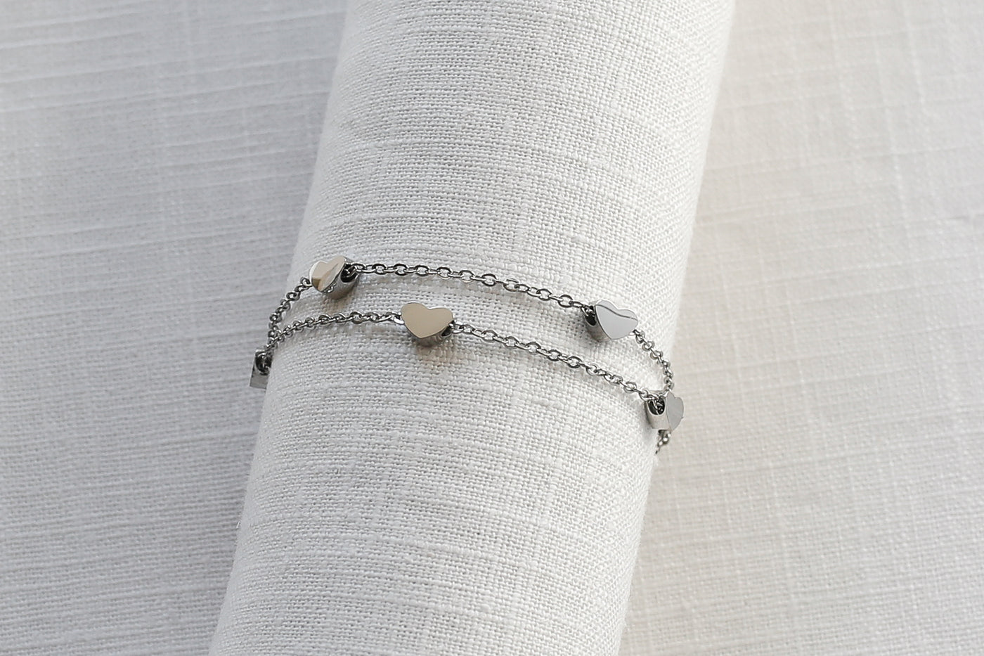 Armband mit Herzen