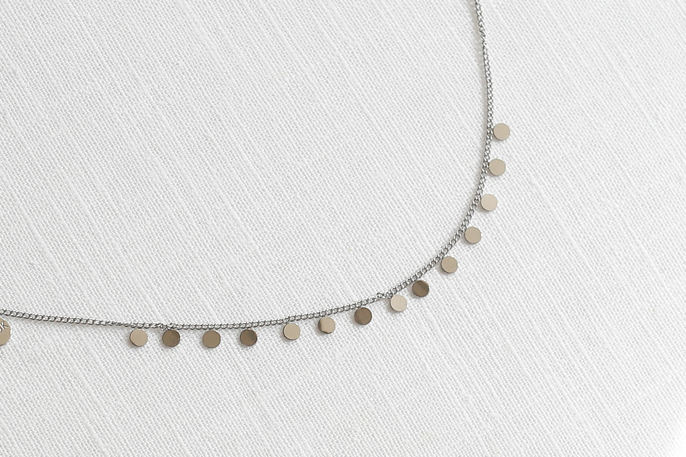 Armband mit Plättchen