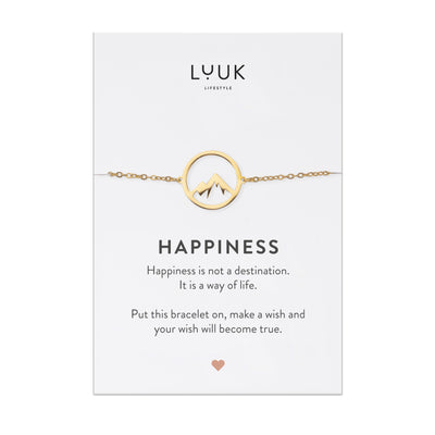 Goldenes Armband mit Bergspitze Anhänger auf Happines Spruchkarte von der Brand Luuk Lifestyle