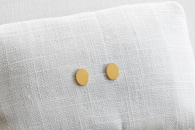 Ohrstecker mit ovalen Plättchen