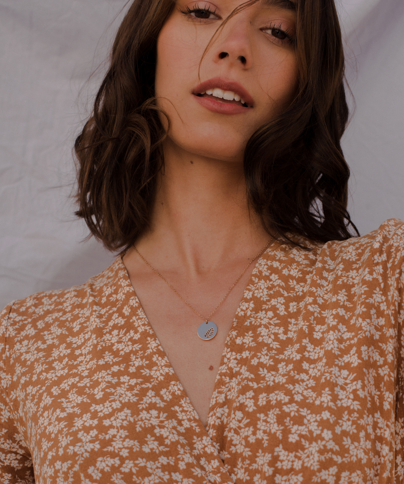 Necklace with elephant and happiness card