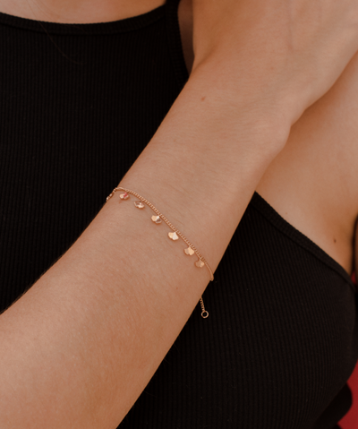 Filigranes Armband mit Blatt Anhängern in Rosa