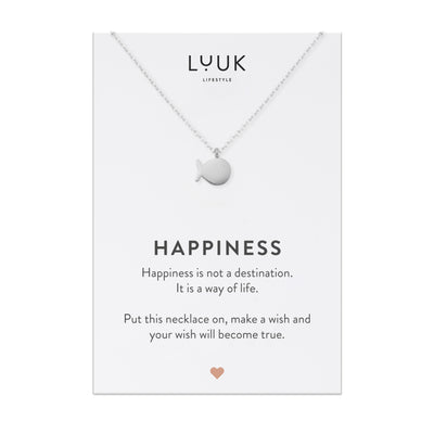 Silberne Halskette mit Fisch Anhänger auf Happiness Spruchkarte von der Marke Luuk Lifestyle.