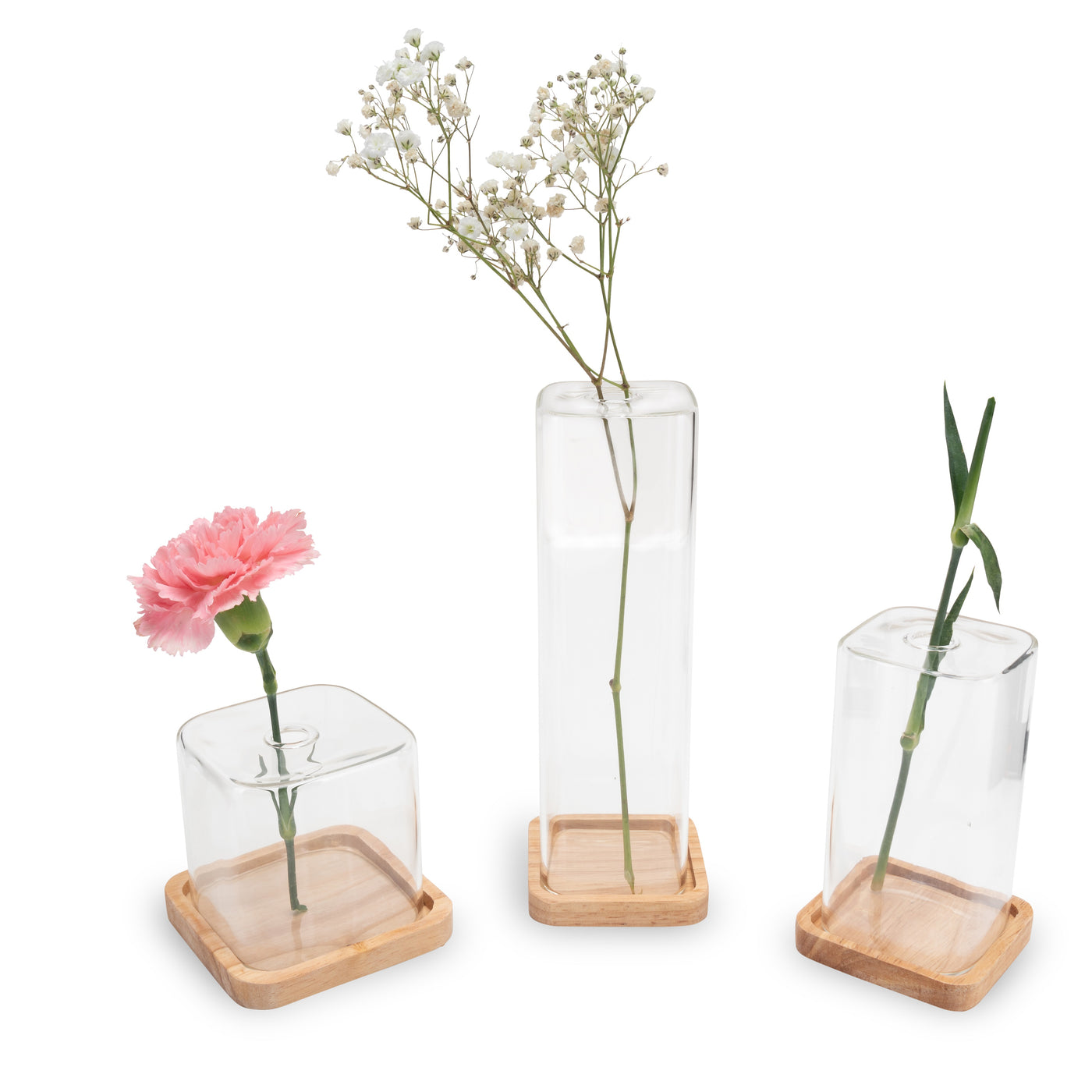 Drei unterschiedlich große Quadrat förmige Vasen mit kleiner Öffnung und Holzuntersetzer 