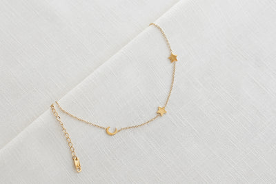 Kette mit Mond und Sterne