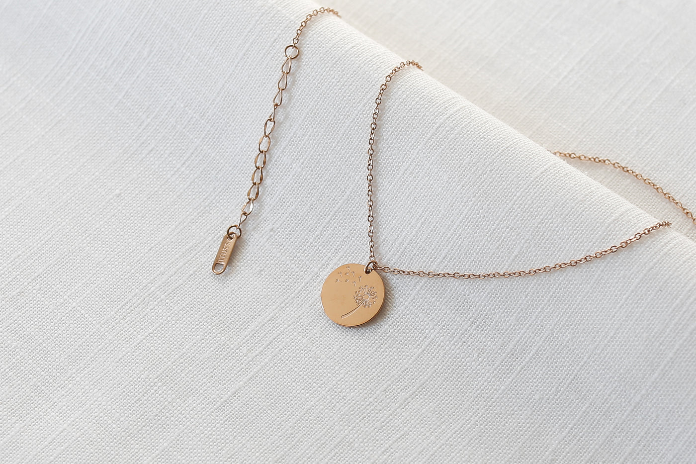 Necklace with elephant and happiness card