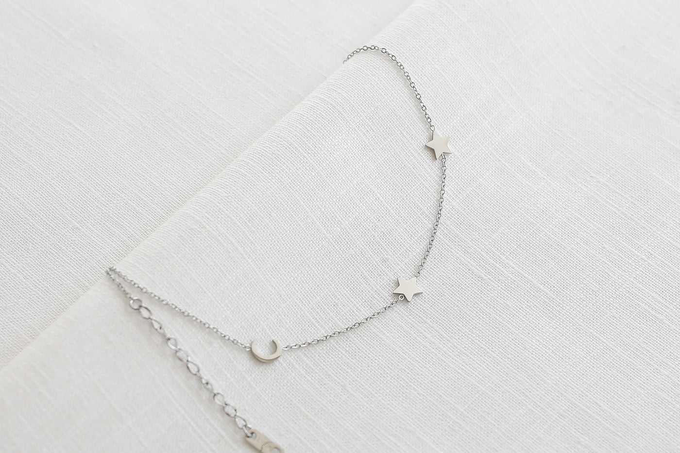Kette mit Mond und Sterne