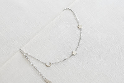 Kette mit Mond und Sterne