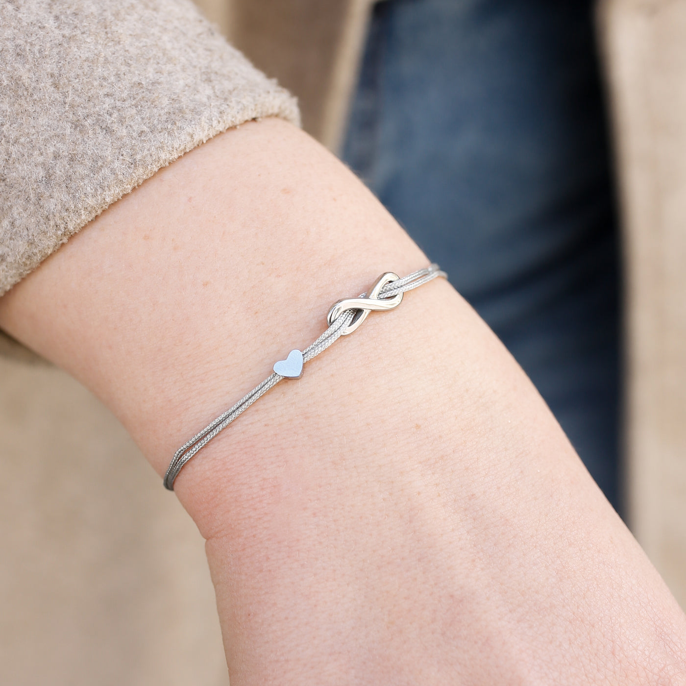 Seidenarmband mit Herz und Infinity