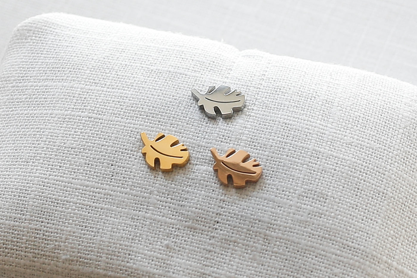 Drei Blatt Ohrringe in Gold, Silber und Rosegold
