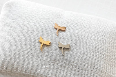 Drei Libellen Ohrstecker in jeweils Gold, Silber und Rosegold