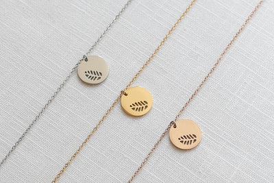 Necklace with elephant and happiness card