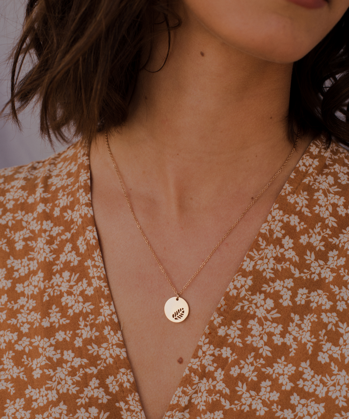 Necklace with elephant and happiness card