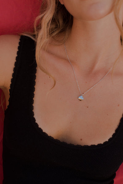 Necklace with clover leaf pendant and Happiness greeting card