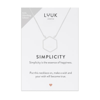Dezente Halskette mit Hexagon Anhänger in Silber auf Simplicity Spruchkarte von der Marke Luuk Lifestyle 
