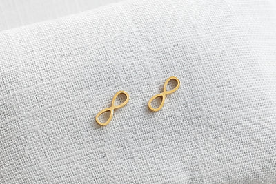 Ohrstecker mit Infinity Symbol