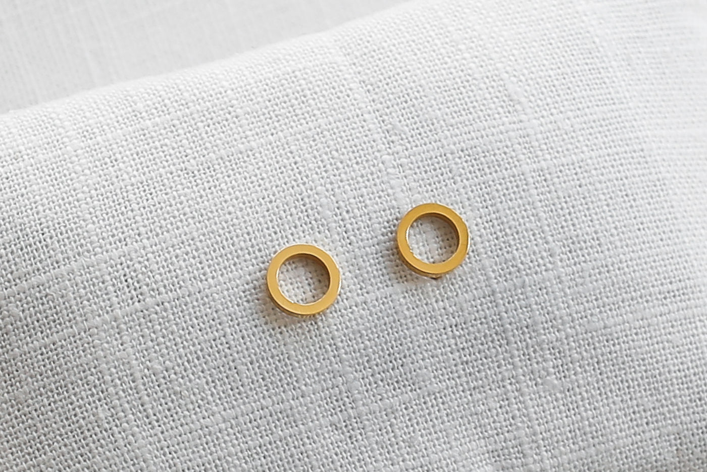 Ohrstecker mit Ring