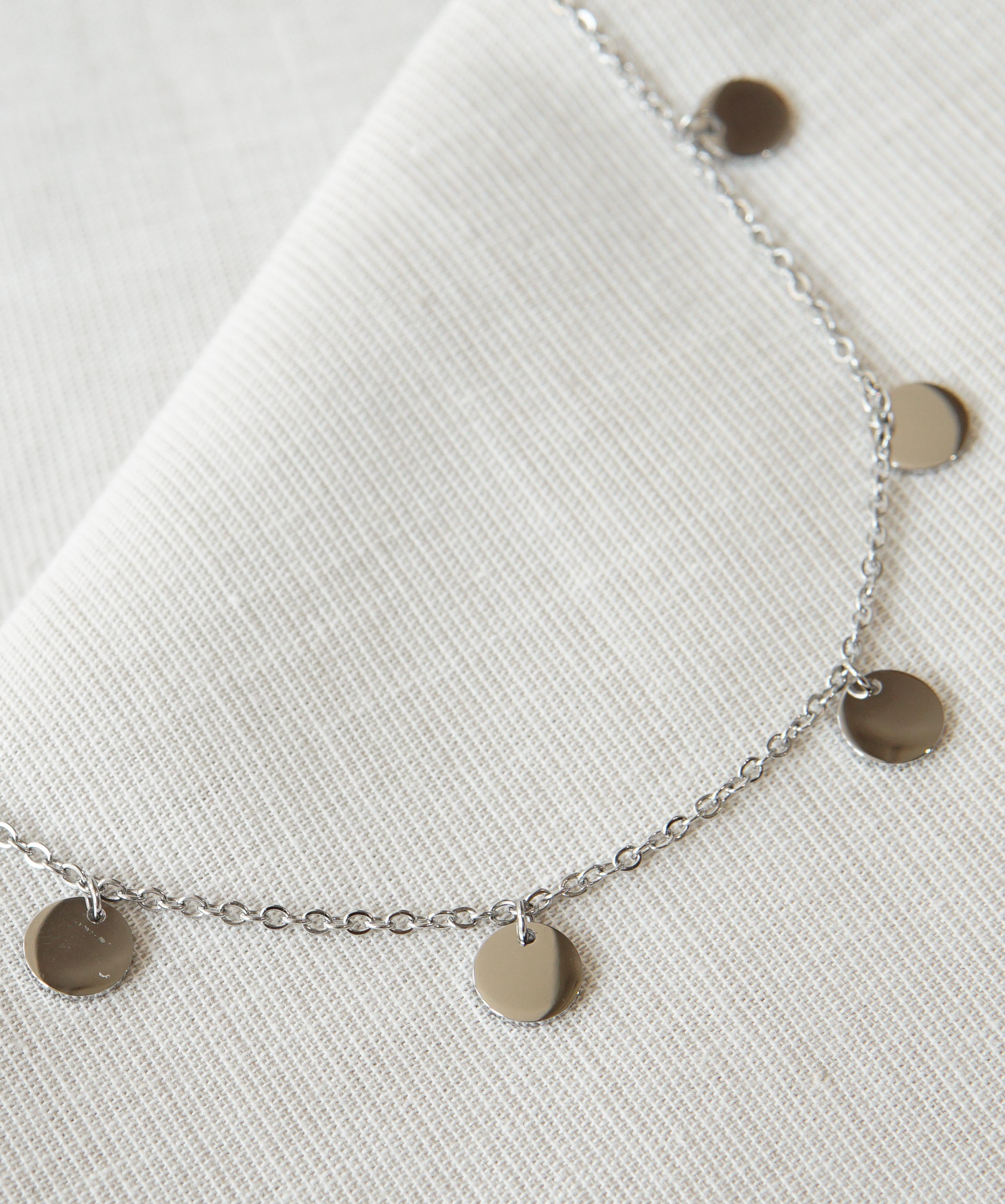 Plättchen Anhänger Kette mit dezenter Ankerkette 