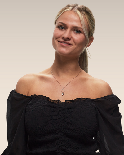 Kette mit ovalem Stein