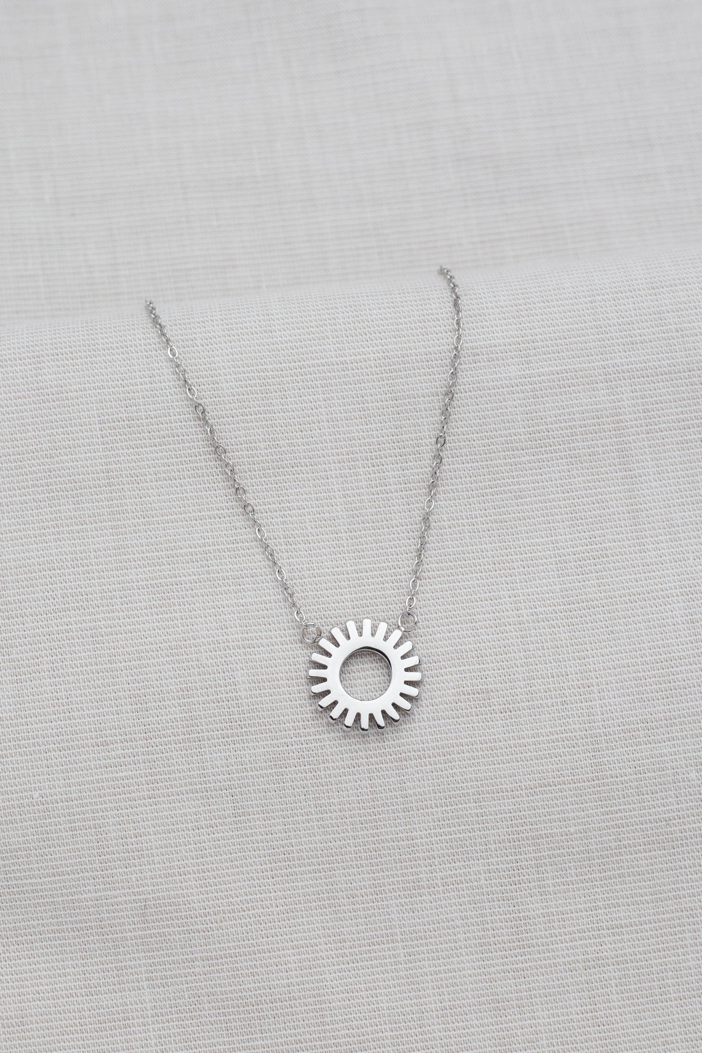 Kette mit Sonnenkreis Anhänger