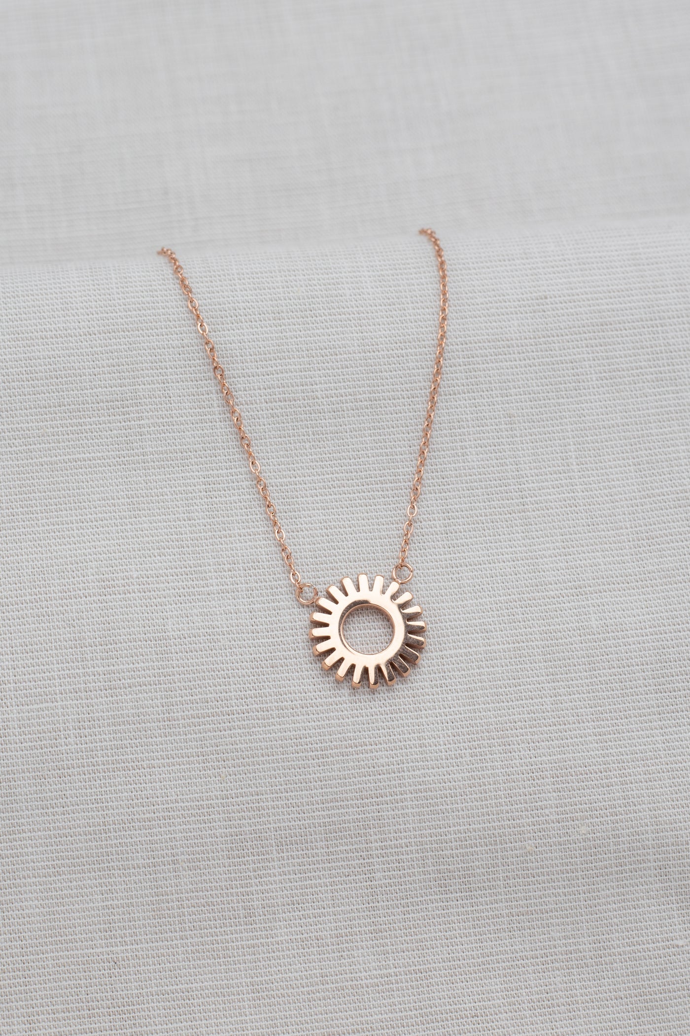 Kette mit Sonnenkreis Anhänger