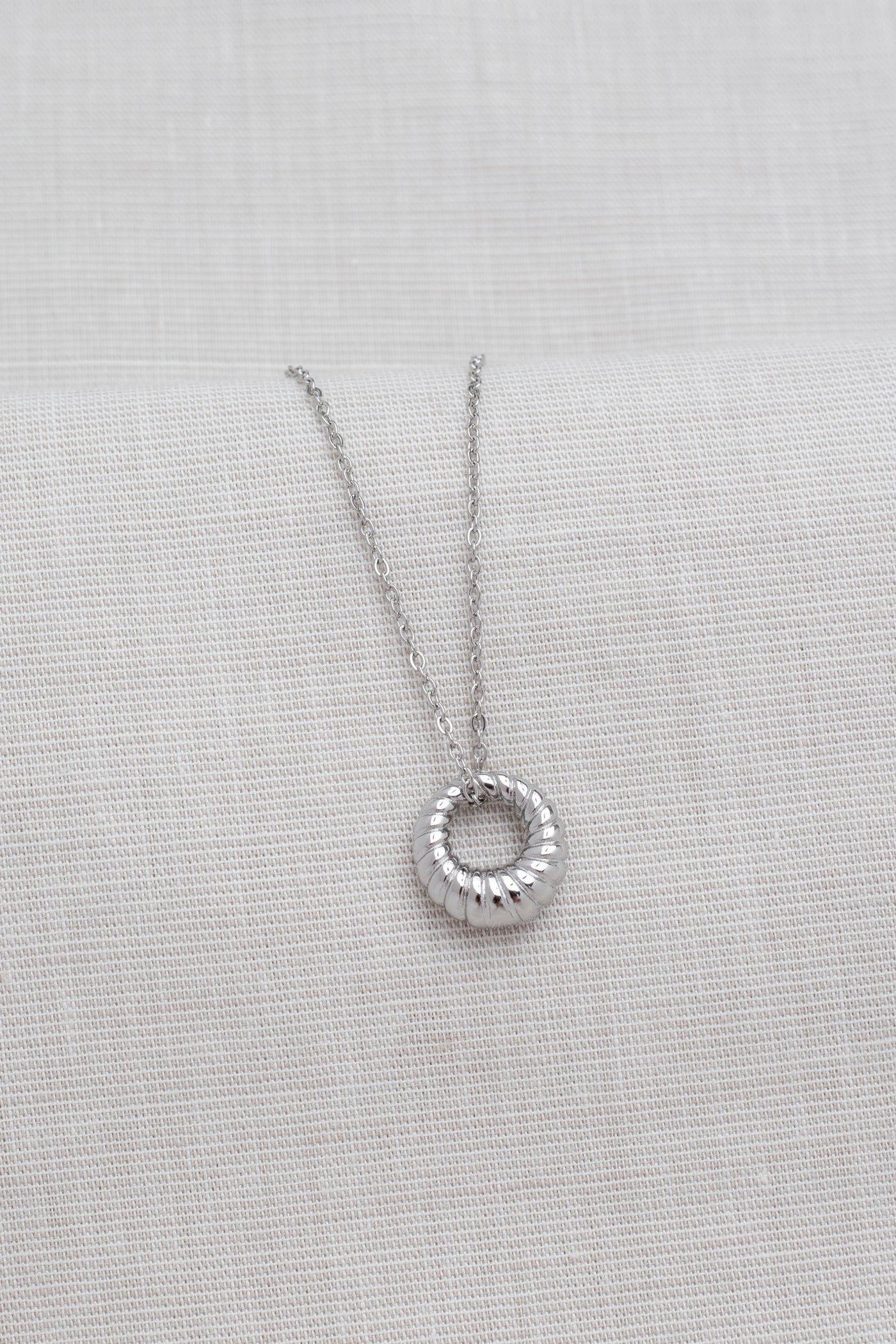 Kette mit Ring Anhänger