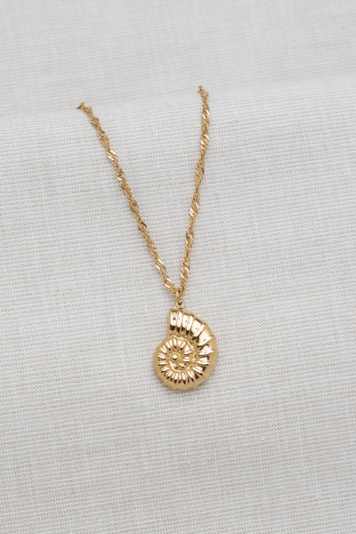Necklace with lotus blossom pendant and Happiness greeting card