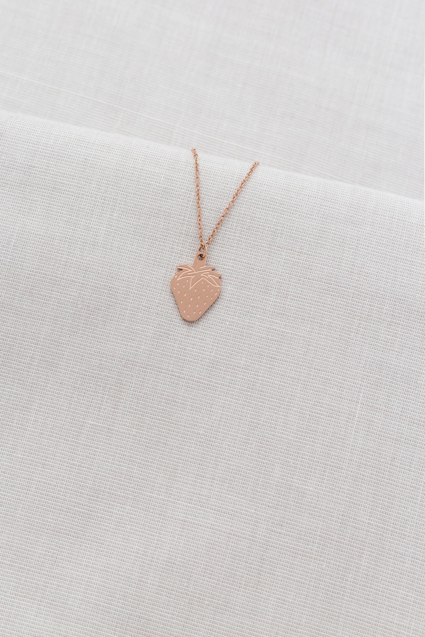 Kette mit Erdbeer Anhänger
