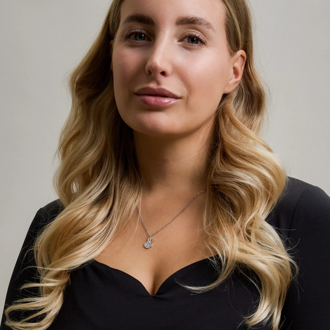 Kette mit Honigbiene