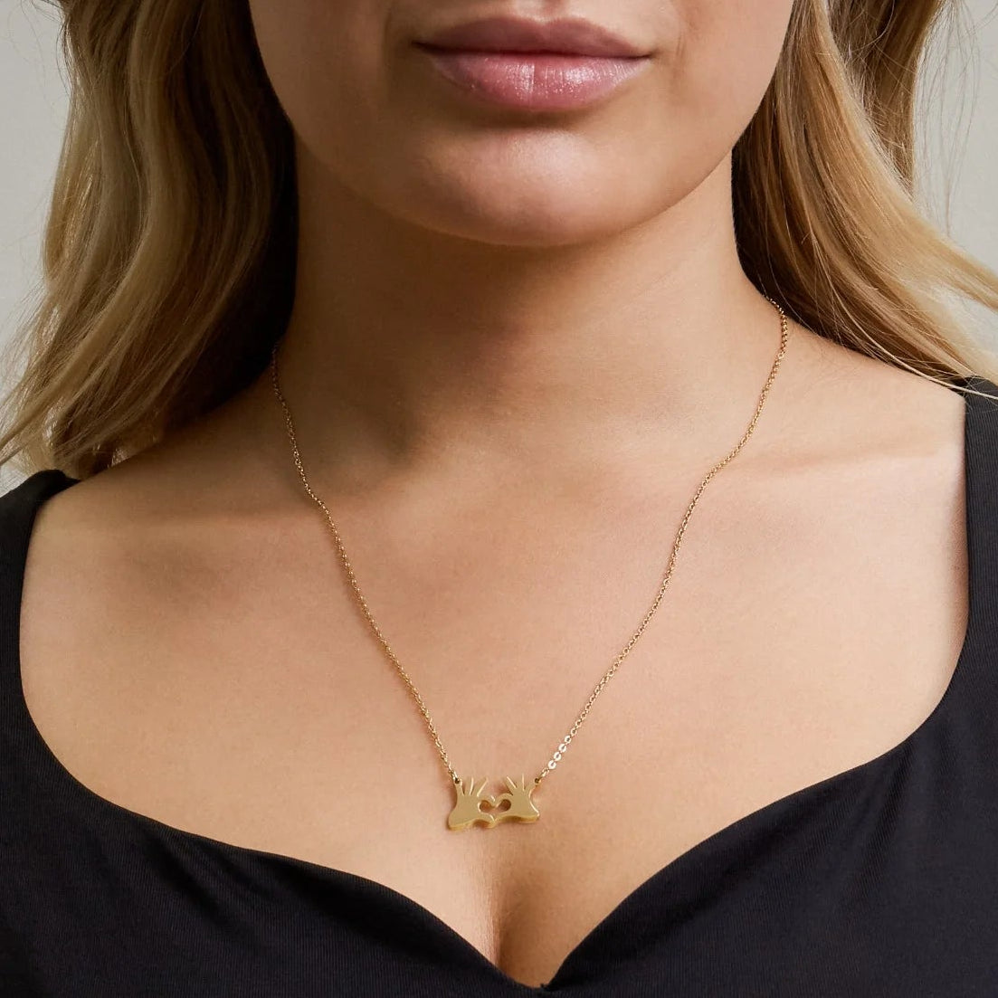 Kette mit Herz-Hände