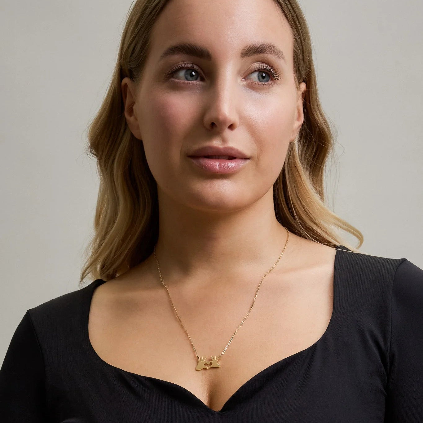 Kette mit Herz-Hände