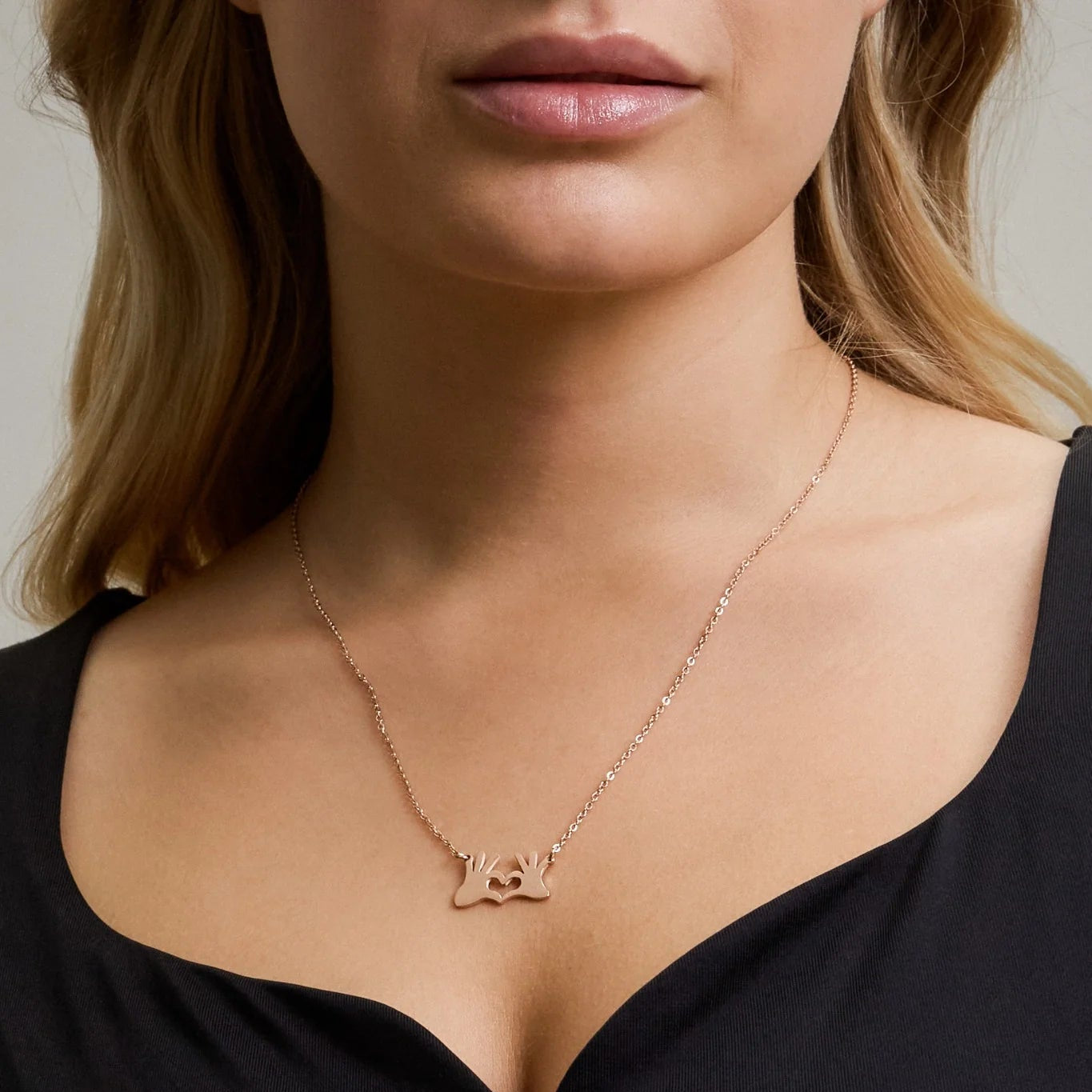 Kette mit Herz-Hände