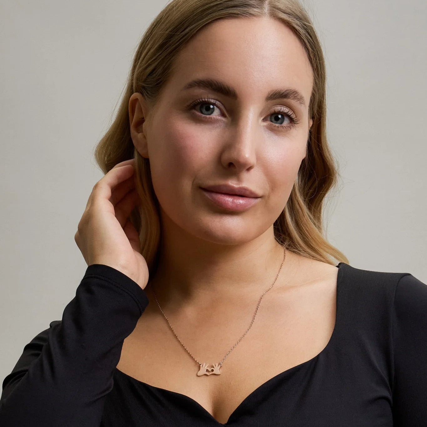 Kette mit Herz-Hände