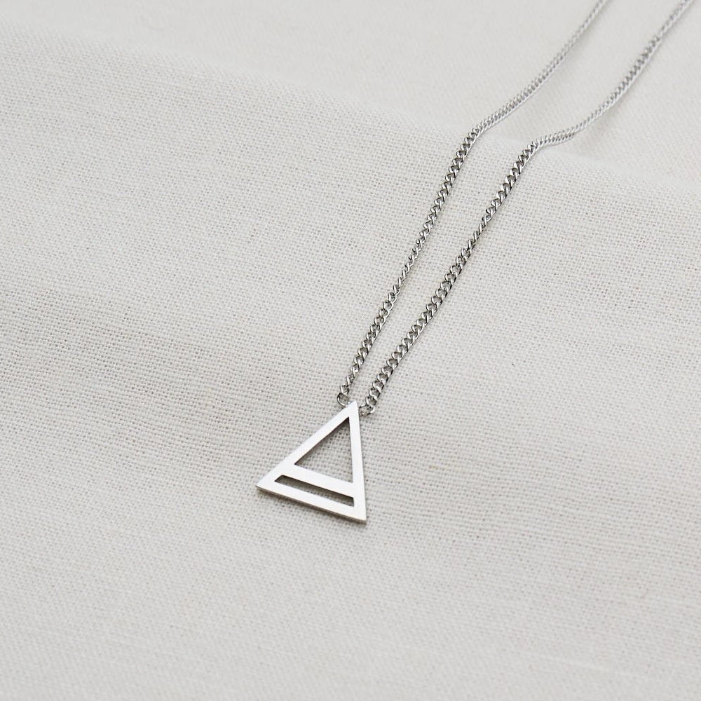 Kette mit Dreieck