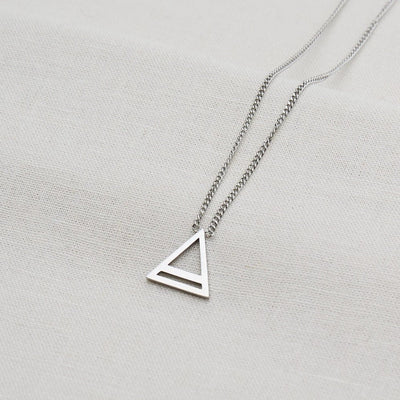 Kette mit Dreieck