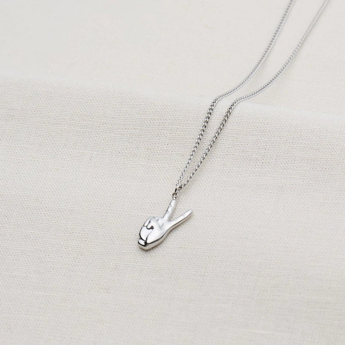 Kette mit Victory Hand