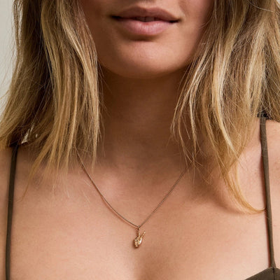 Kette mit Victory Hand