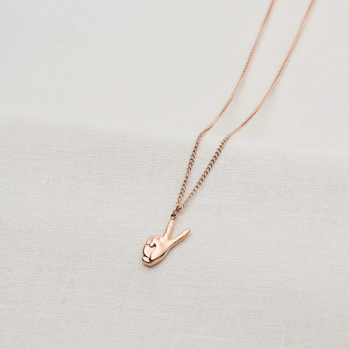 Kette mit Victory Hand