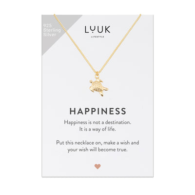 Halskette in Gold mit Schildkröten Anhänger auf Happiness Karte von der Brand Luuk Lifestyle