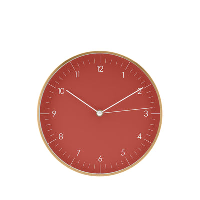 Moderne Wanduhr in Rot mit goldenen Details von der Marke Luuk Lifestyle