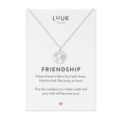 Halskette mit Weltkarten Anhänger aus Edelstahl in Silber auf Happiness Spruchkarte von Luuk Lifestyle