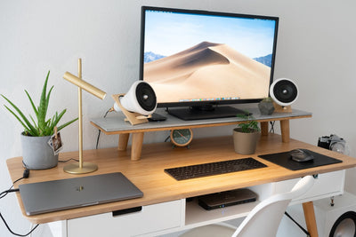 Moderne dimbare Bürolampe für den Schreibtisch und das Büro in gold mattem Design